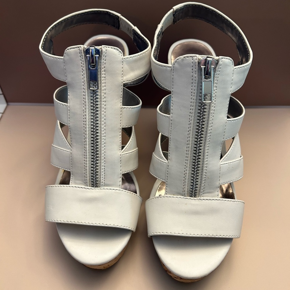 Carlos Santana White Sandals with Sleek Design